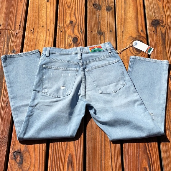 NWT Daily Blue Denim By AG Light Wash Cropped Distressed Jean Sizes 25/ 30 - Picture 7 of 14